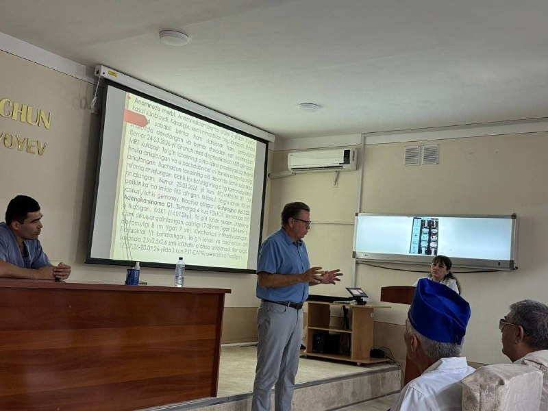 Profesör Brian Tudor meme ve rahim ağzı kanseri semineri verdi